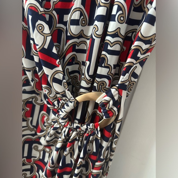 Modern Faux Wrap Dress, L - Picture 3 of 5